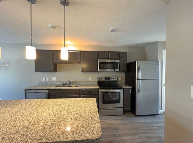 Building Photo - Ground Floor....1 Bed 1 Bath apartment