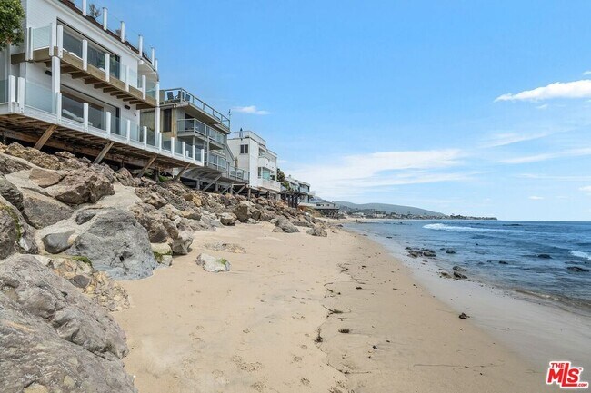 Building Photo - 24112 Malibu Rd