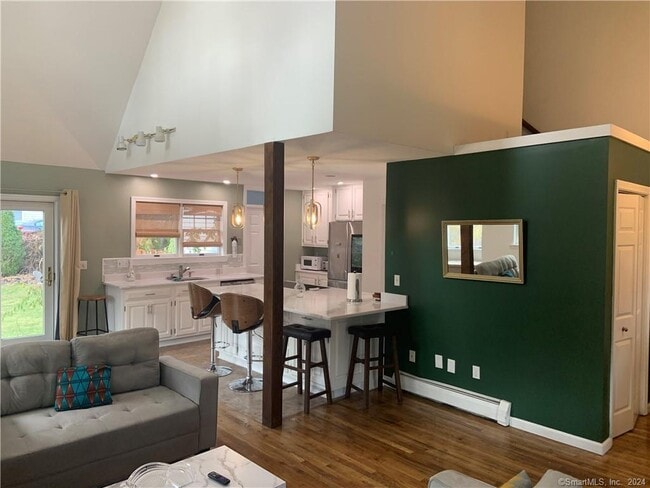 Building Photo - 9 Beech St