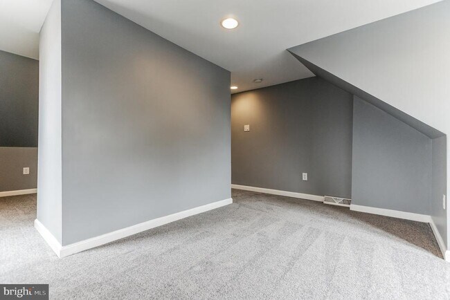 Building Photo - 7820 Craig St