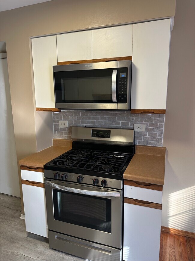 Building Photo - 353 Ashwood Ct