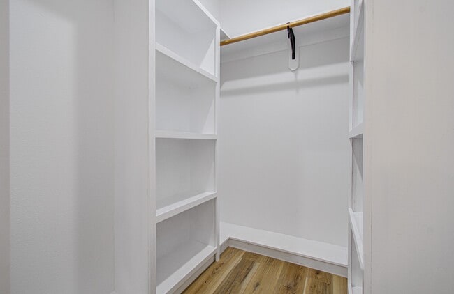 Building Photo - 5315 Dewberry St