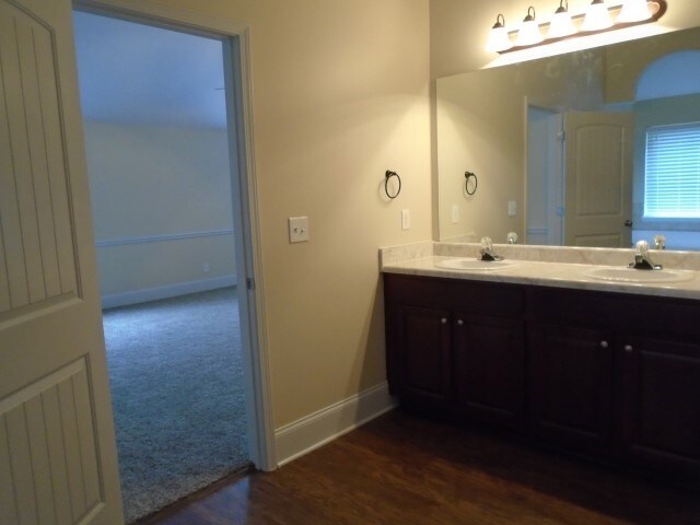 Building Photo - 381 Plymstock Dr