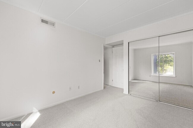 Building Photo - 81 Oakridge Dr