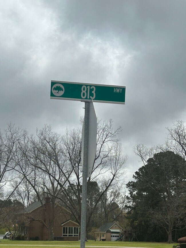 Building Photo - 1745 King Oaks Lp