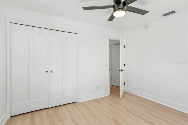 Building Photo - 2350 Sherbrooke Rd