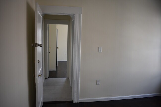 Building Photo - 47 Gem Ave