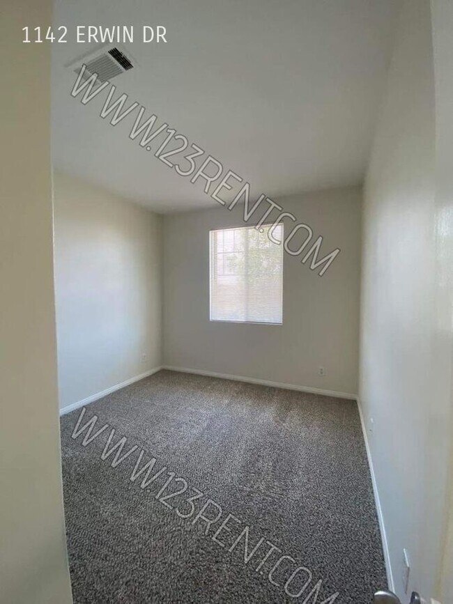 Building Photo - 1142 Erwin Dr