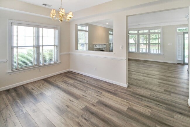 Building Photo - Beautiful Home in Stonehouse!