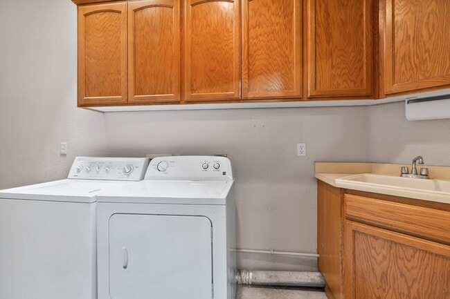 Building Photo - 15543 Vista Vicente Dr