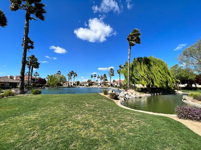 Building Photo - Beautiful 4 Bedroom Home in the Villas Gat...