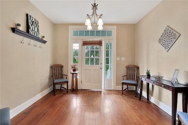 Building Photo - Great Bungalow for Rent!