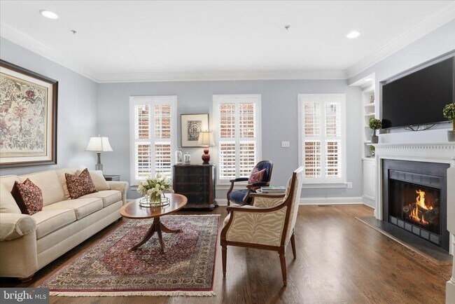 Building Photo - 308 S Fayette St