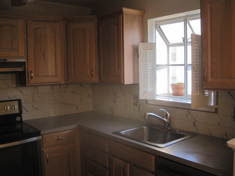 Building Photo - 2470 Ridgehampton Ct