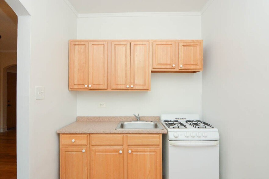 Building Photo - 4856 N Damen Ave