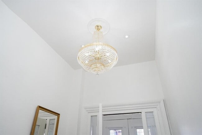 Building Photo - 207 Jewett Ave