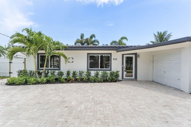 Building Photo - 808 NE 72nd St