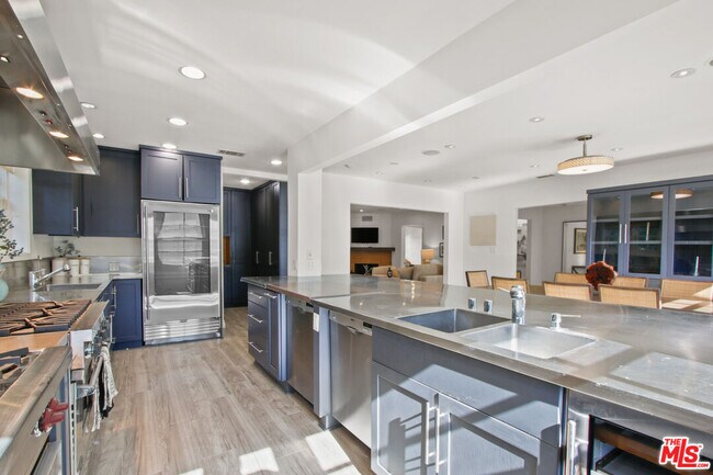 Building Photo - 9509 Cresta Dr