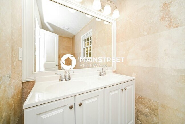 Building Photo - 3 Bedroom Pet-Friendly Home in Jonesboro, GA with Main Street Renewal