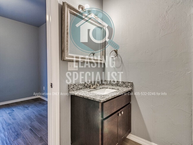 Building Photo - Central Norman 4 Bed 3 Bath House PRE-LEAS...