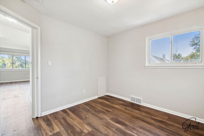 Building Photo - 15470/15472 Greenfield - Vibe Real Estate Investments LLC