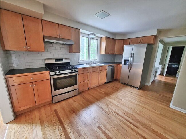 Building Photo - 44 Roby Dr