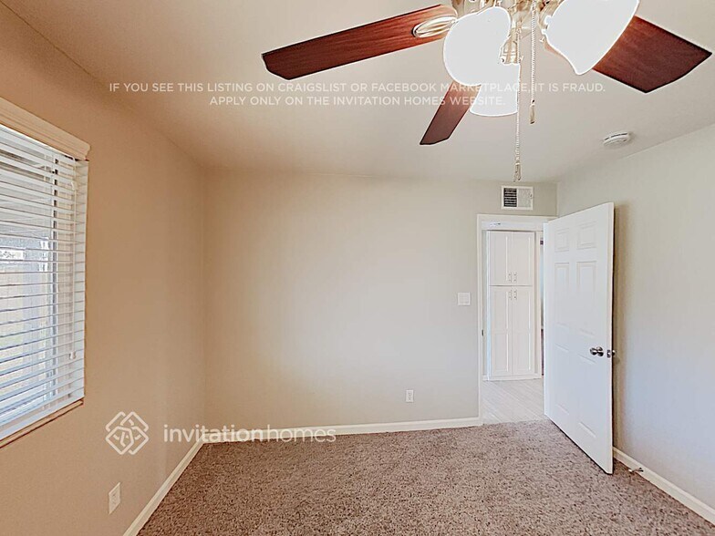 Building Photo - 3224 S Albert Ave