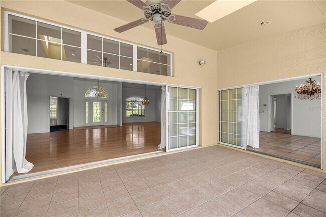 Building Photo - 482 W Fenway Dr