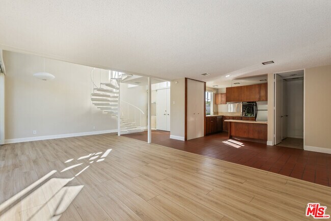 Building Photo - 4173 Del Mar Ave