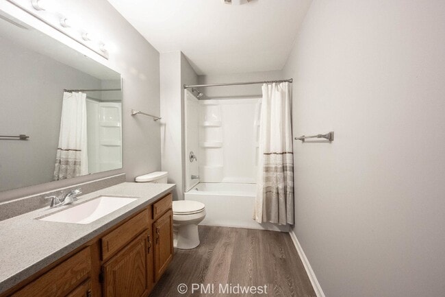 Building Photo - "Charming 3-Bed, 2-Bath Gem with 1323 Sq Ft of Comfort on Bitternut Drive!"