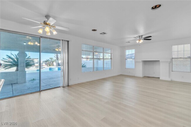 Building Photo - 3986 Windansea St