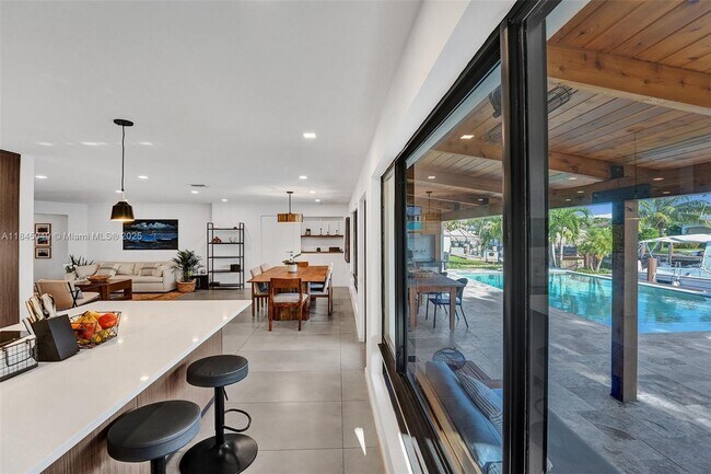 Building Photo - 1021 Guava Isle