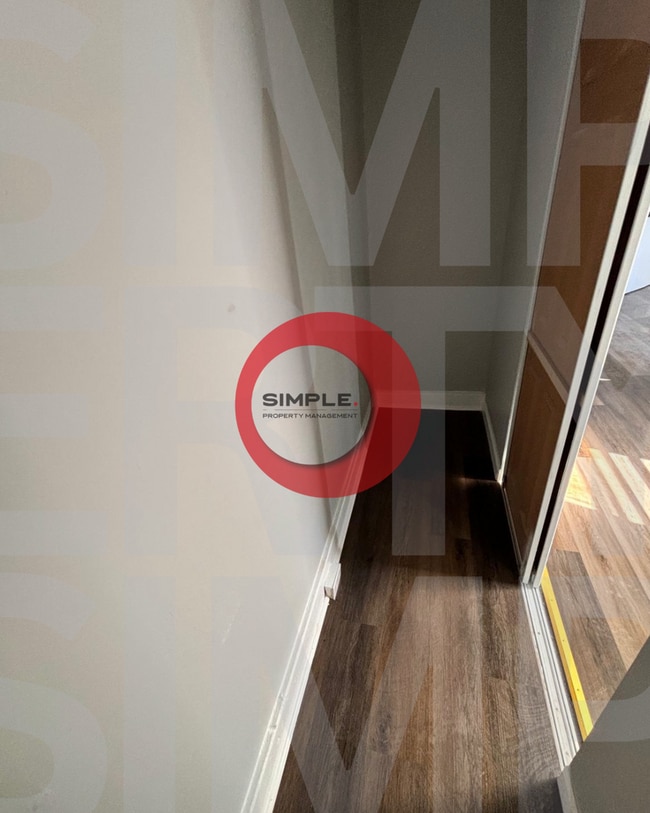 Building Photo - Cozy three-bedroom 1 bath house