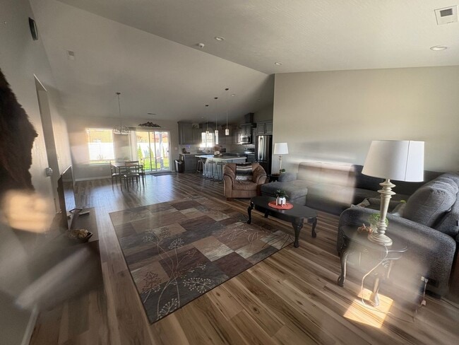 Building Photo - Home for Rent in Quincy