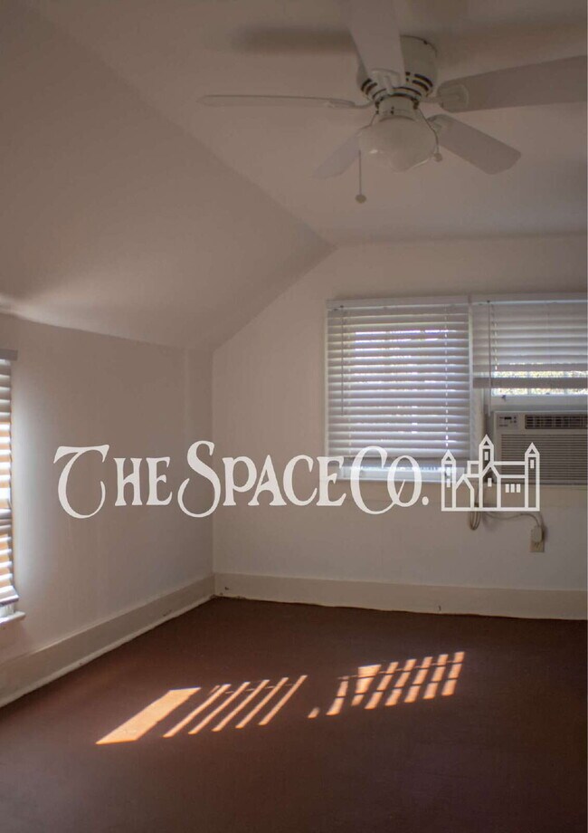 Building Photo - Charming 1BR in the Heart of Charleston — 46½ Vanderhorst Street Unit A