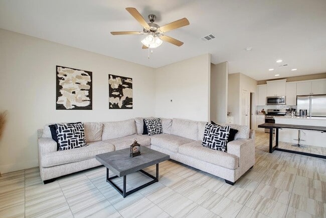 Building Photo - 413 White Steppe Way