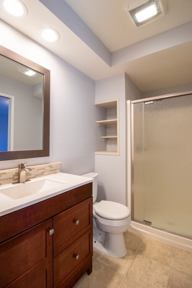 Building Photo - 5Bd/2.5Ba Redmond Home