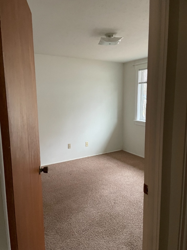 Building Photo - 705 Hidden Ln