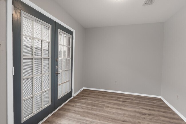 Building Photo - 1904 Dartmouth St