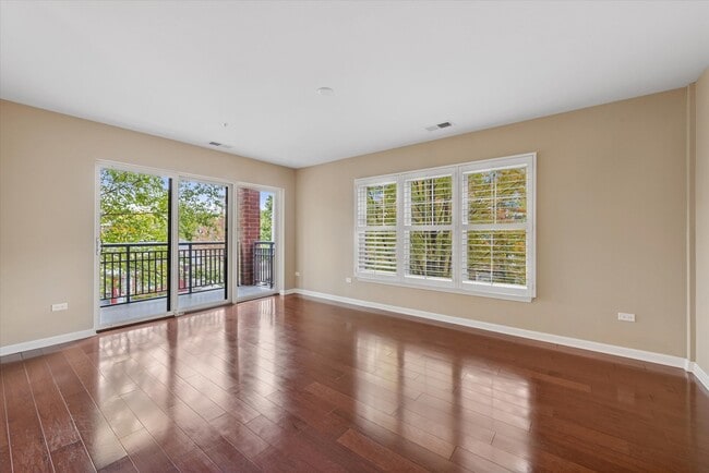 Building Photo - 255 E Liberty Dr