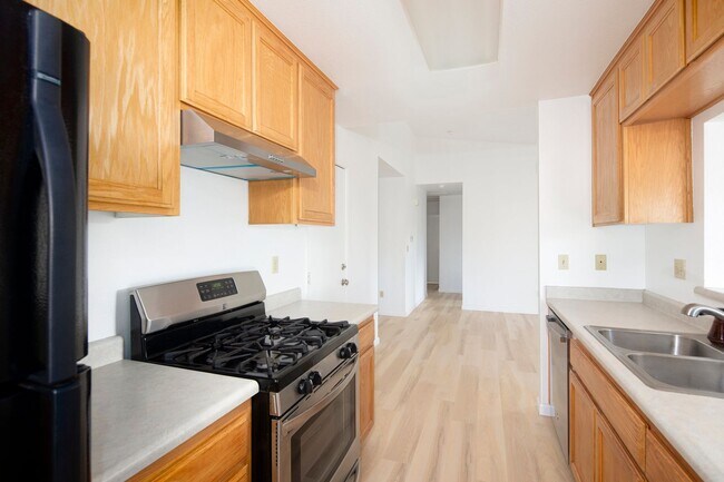 Building Photo - Lovely 3 Bedroom Home in Beautiful Los Alamos!