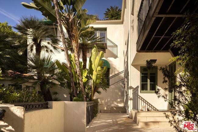 Building Photo - 1427 Kings Rd