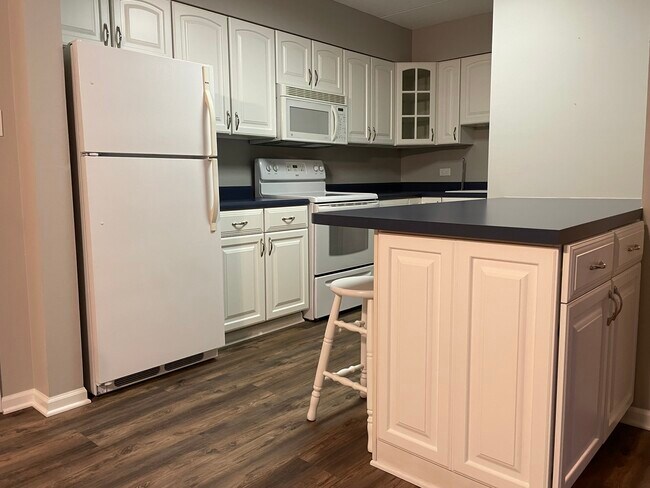 Building Photo - 5125 Blodgett Ave