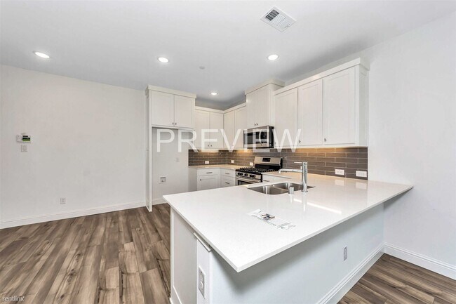 Building Photo - 3 br, 2.5 bath Townhome - 4413 Union Street