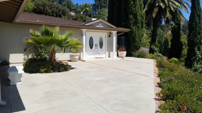 Side View - 9031 Alto Cedro Dr