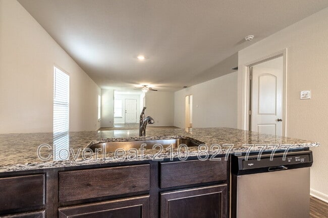 Building Photo - 3870 Trail de Paris