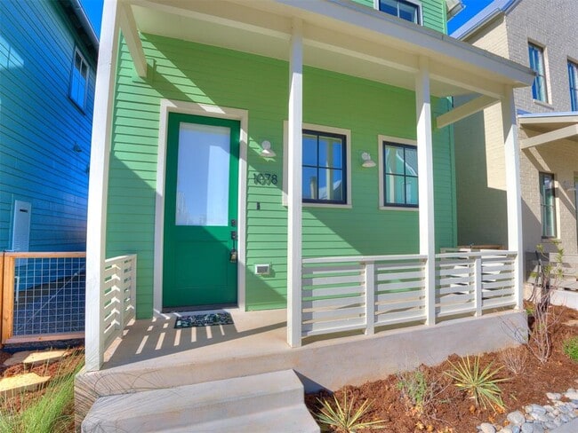 Primary Photo - 1078 Hangar Dr