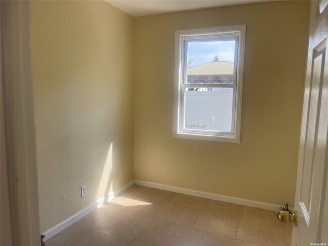 Building Photo - 200 Claridge Ave