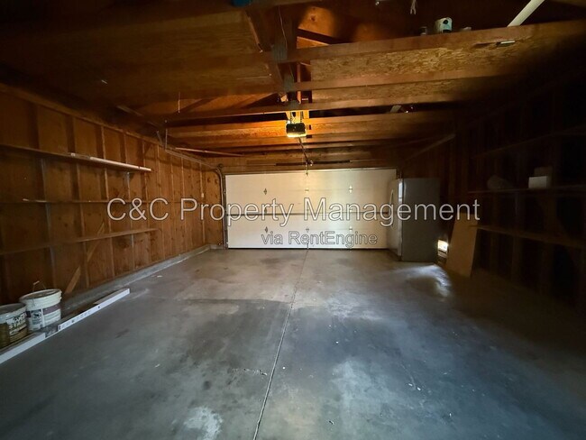 Building Photo - 938 Estrada Ct