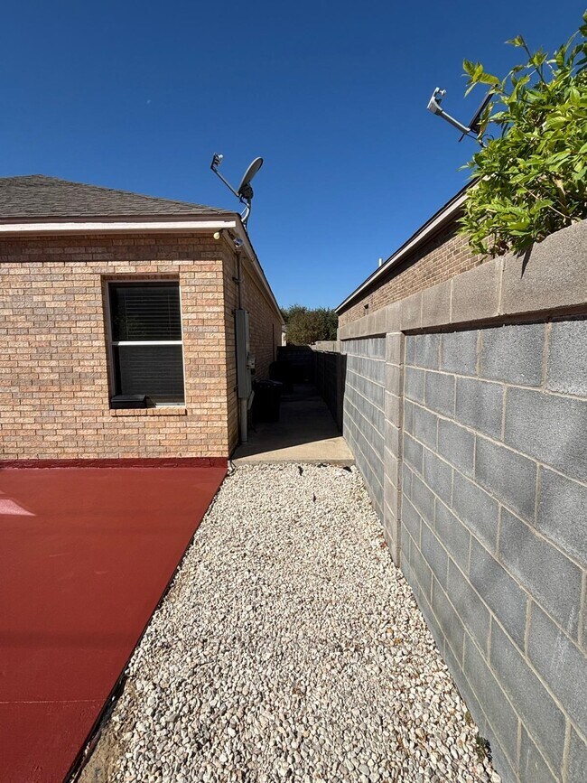 Building Photo - 217 Kahlo Loop